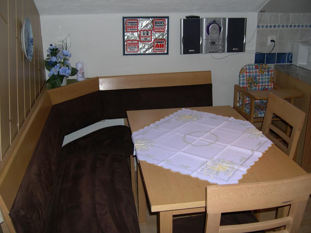 Ferienwohnung Stricker オーバートラウン 部屋 写真